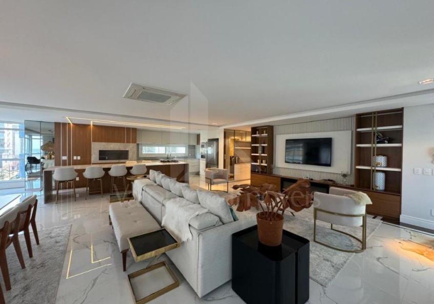 Apartamento 4 Dormitórios