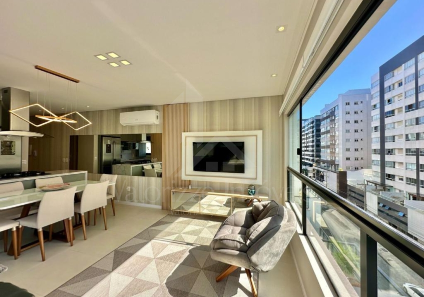 Apartamento 3 Dormitórios