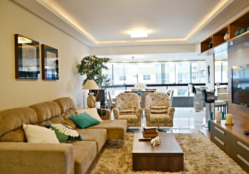Apartamento 3 Dormitórios