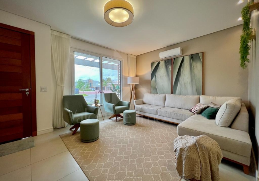 Casa em Condominio 4 dormitorios