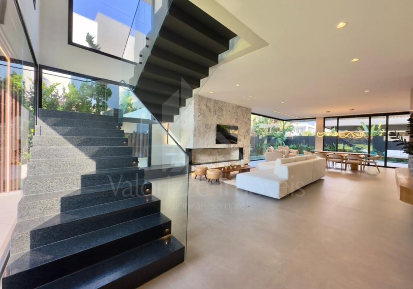 Casa em Condominio 4 dormitorios