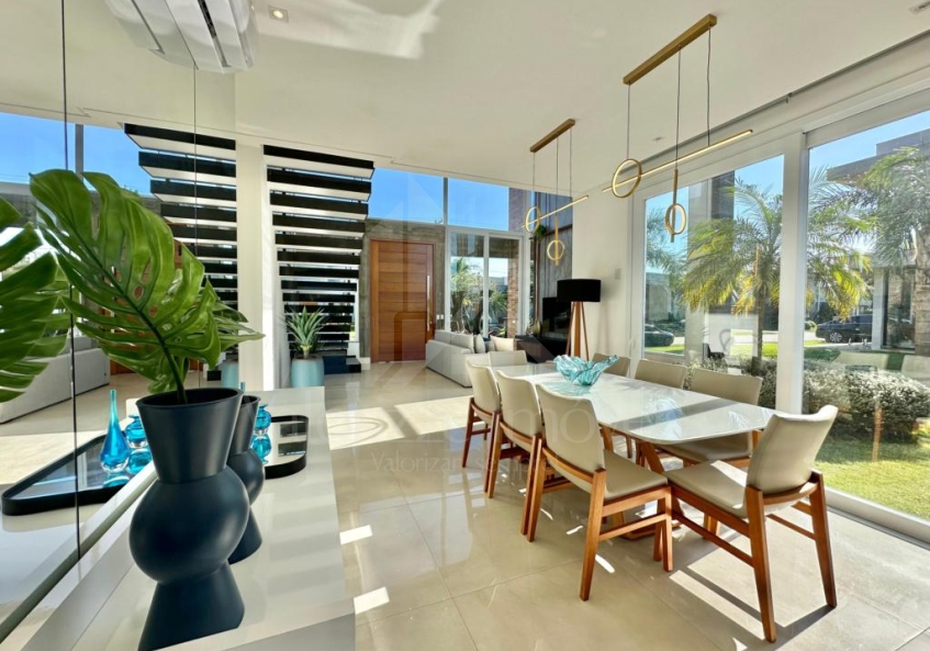 Casa em Condominio 4 dormitorios