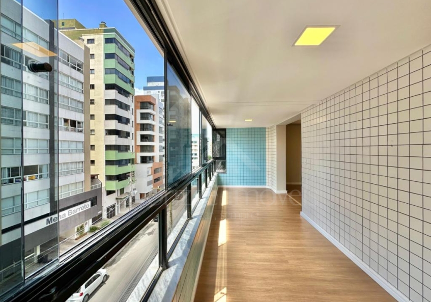 Apartamento 3 Dormitórios