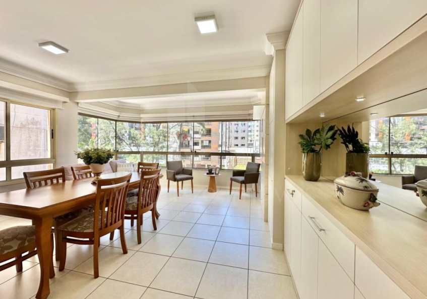 Apartamento 3 Dormitórios