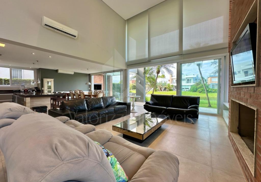 Casa em Condominio 4 dormitorios