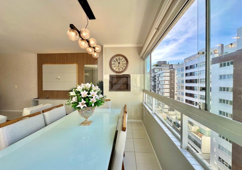 Apartamento 3 Dormitórios