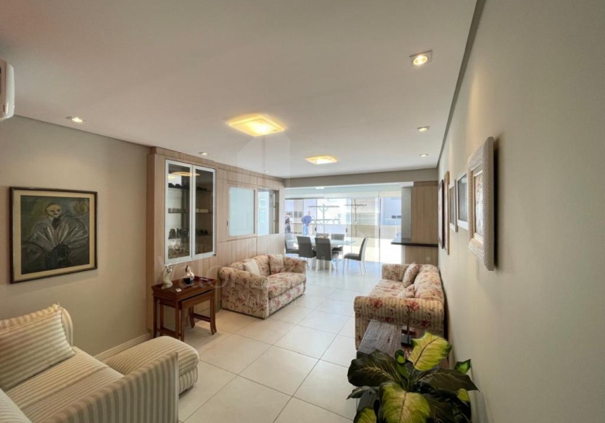 Apartamento 3 Dormitórios