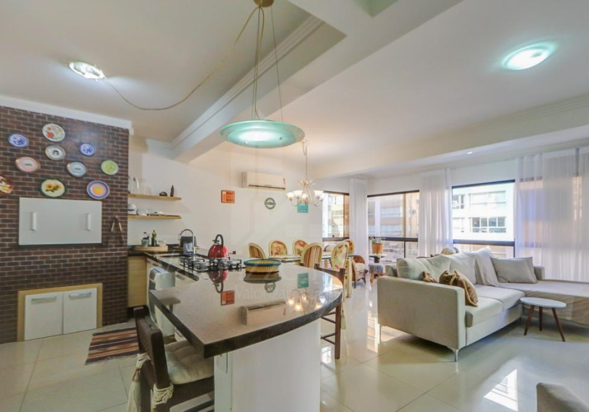 Apartamento 3 Dormitórios