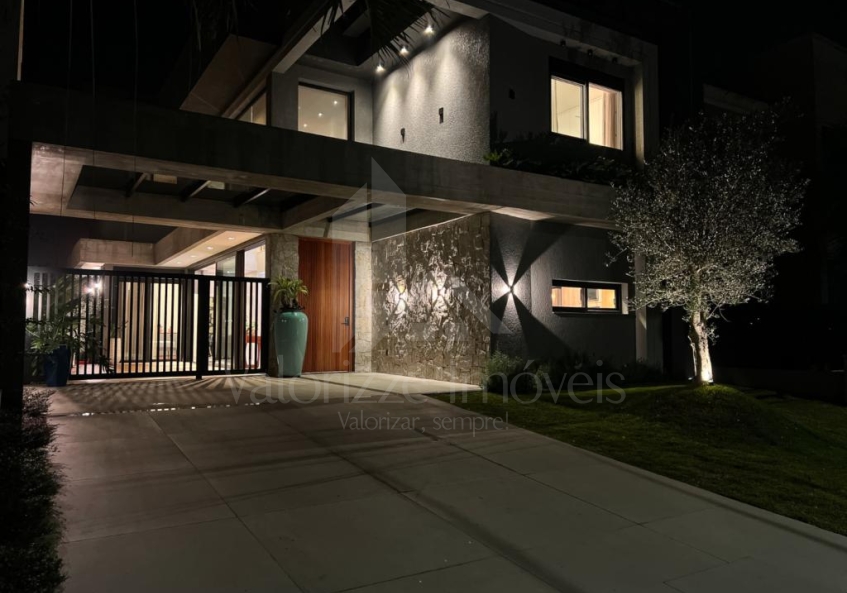 Casa em Condominio 4 dormitorios