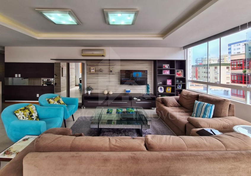 Apartamento 3 Dormitórios