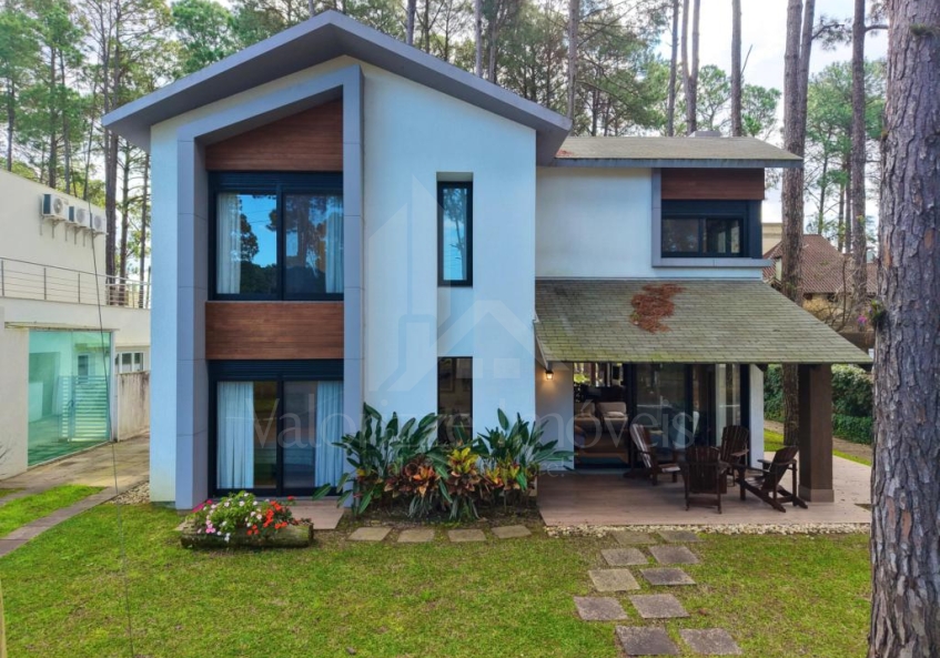 Casa em Condominio 3 dormitorios