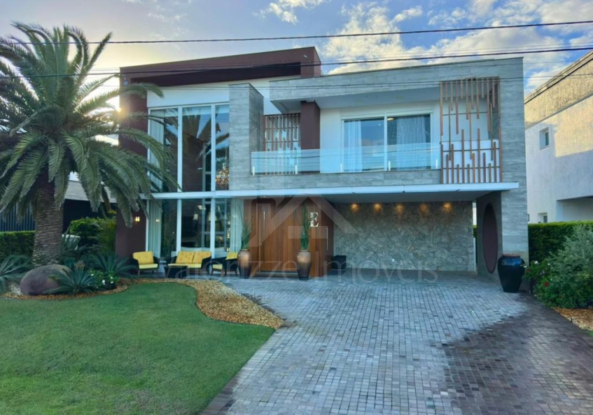 Casa em Condominio 4 dormitorios