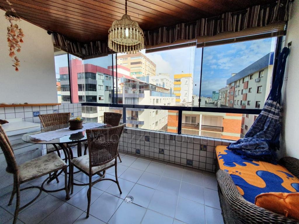 Apartamento 3 Dormitórios