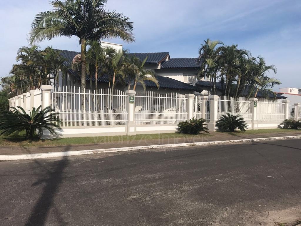 Sobrado 4 Dormitórios