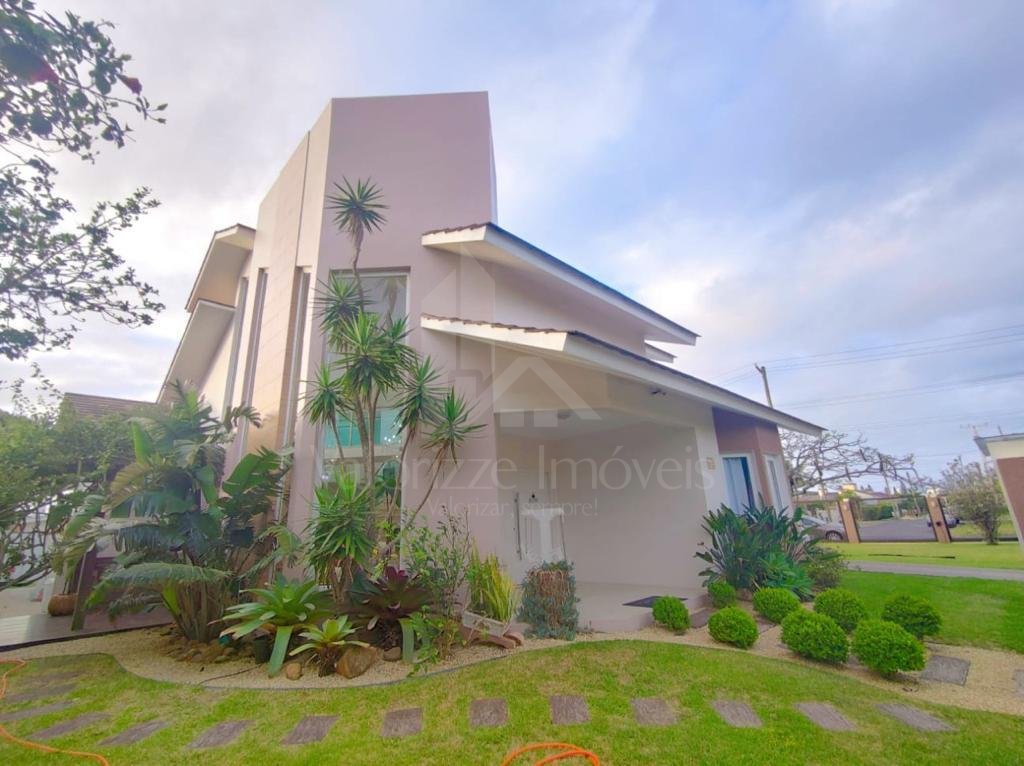 Sobrado 4 Dormitórios