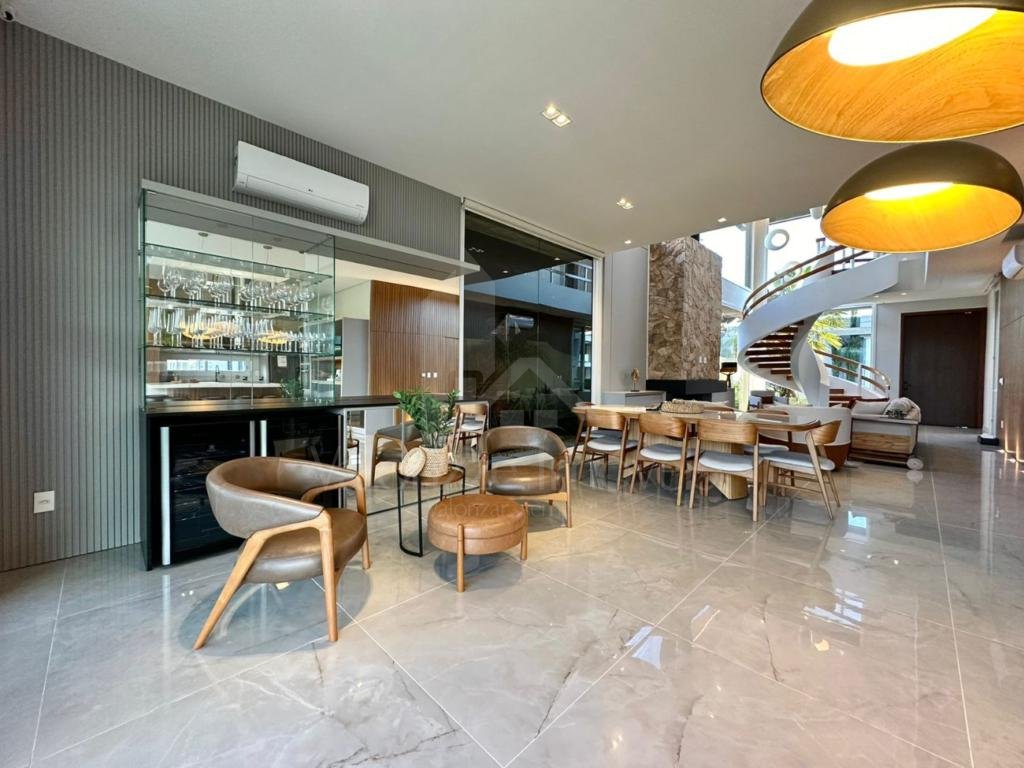 Casa em Condominio 5 dormitorios