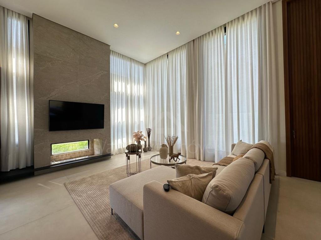 Casa em Condominio 4 dormitorios