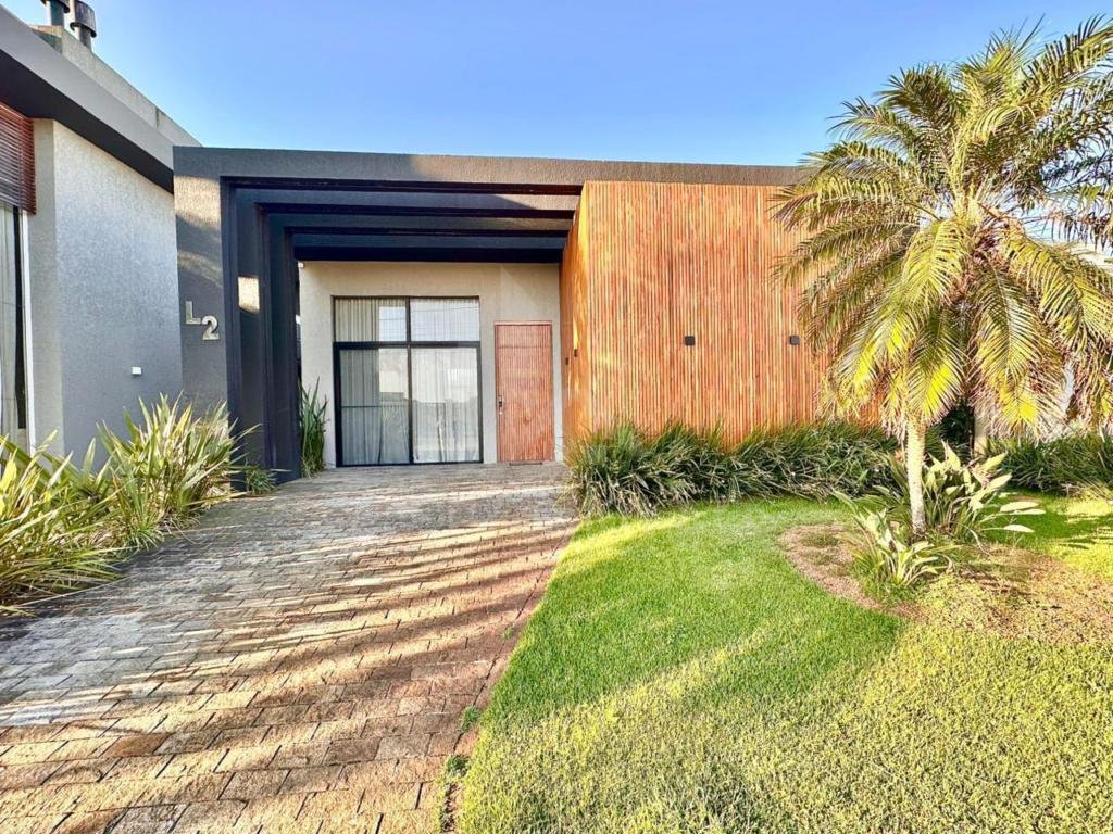 Casa em Condominio 4 dormitorios