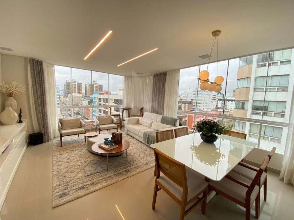 Apartamento 3 Dormitórios