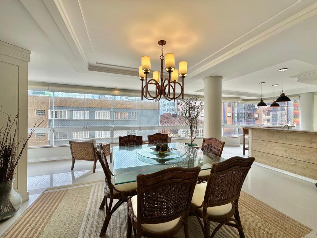 Apartamento 3 Dormitórios