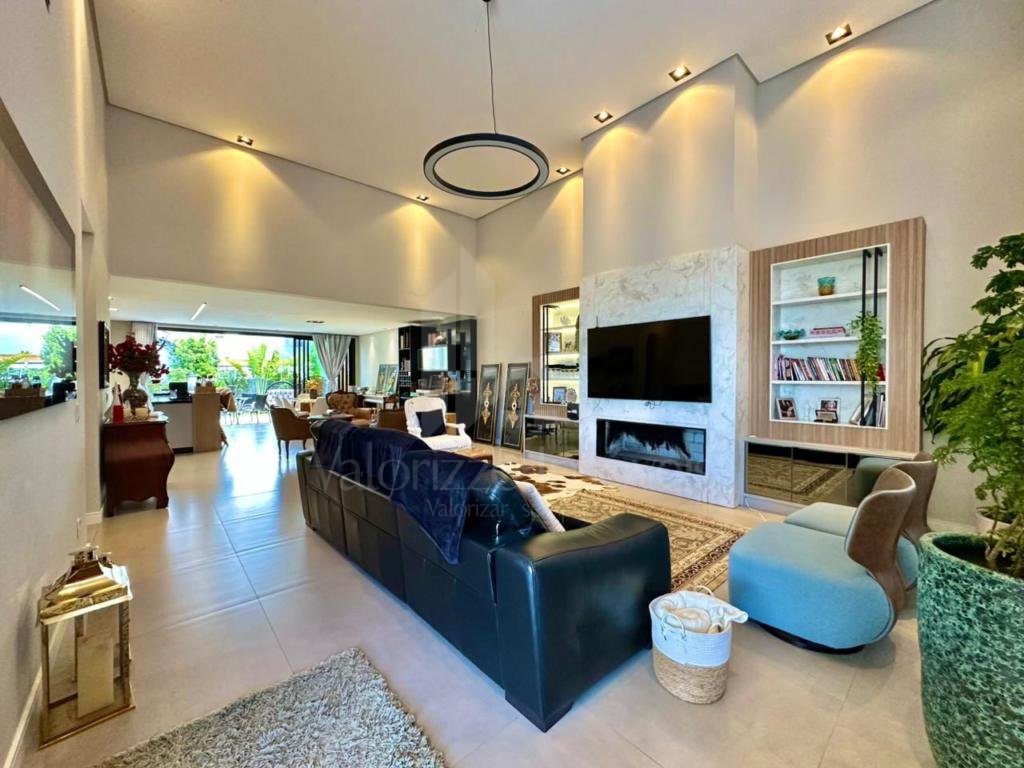 Casa em Condominio 4 dormitorios