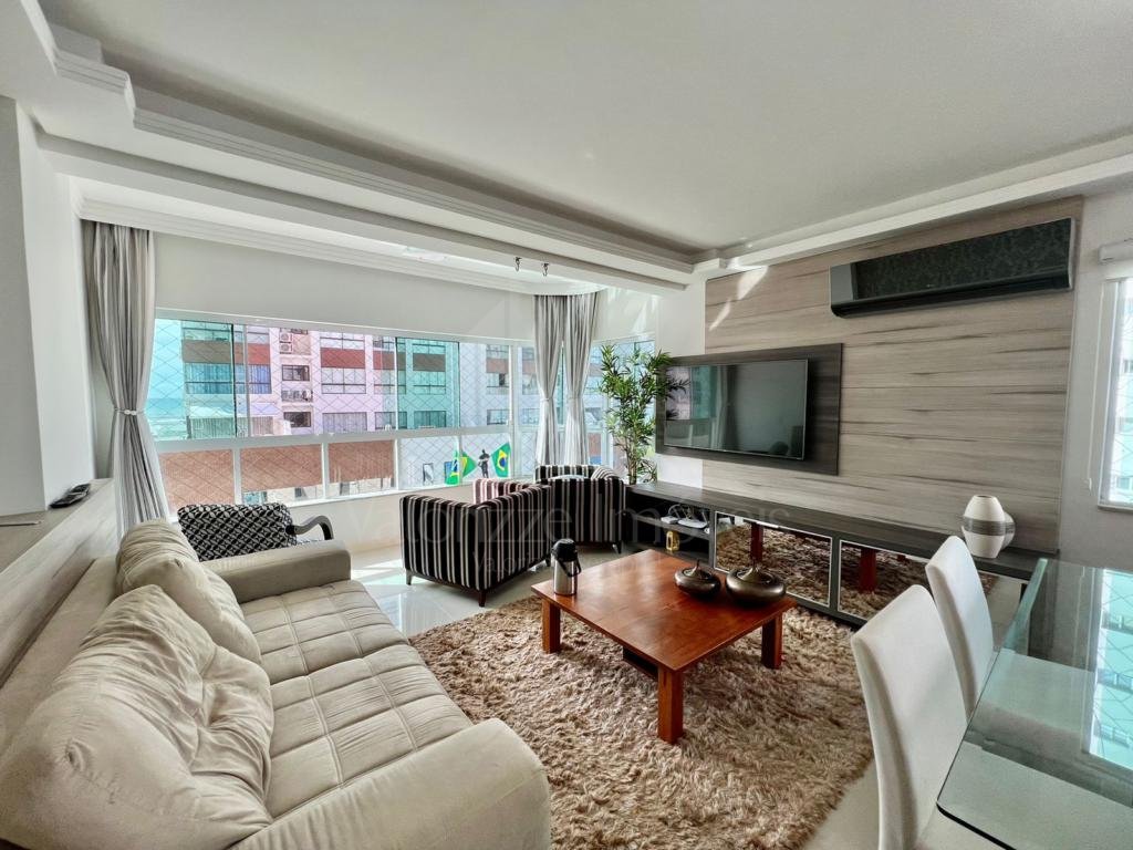 Apartamento 3 Dormitórios