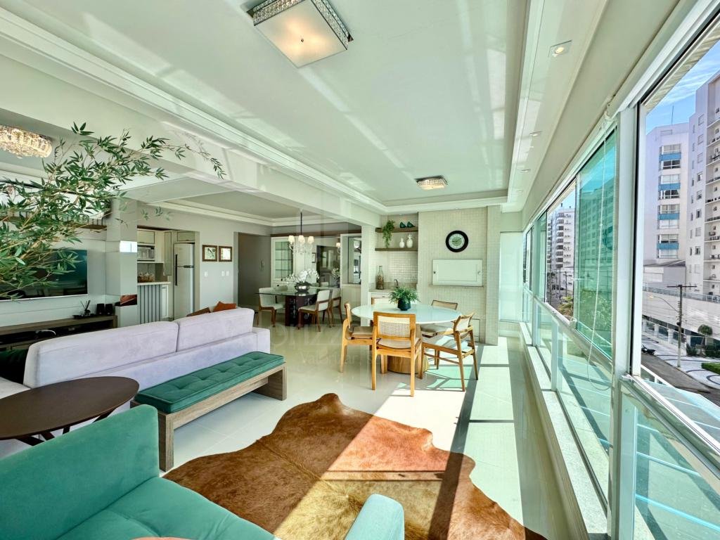 Apartamento 3 Dormitórios