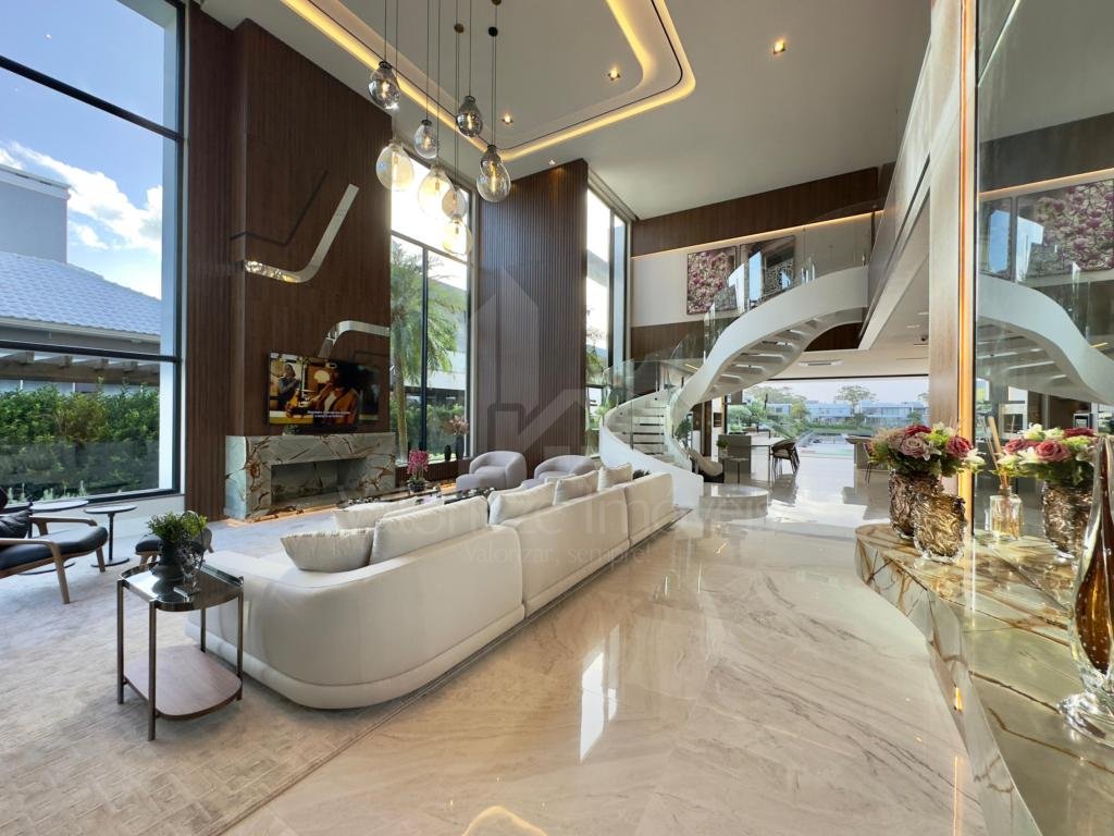 Casa em Condominio 5 dormitorios