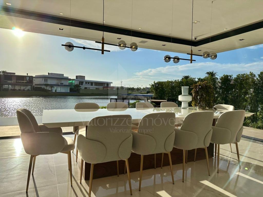 Casa em Condominio 5 dormitorios