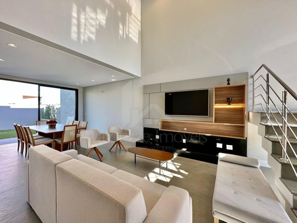 Casa em Condominio 4 dormitorios