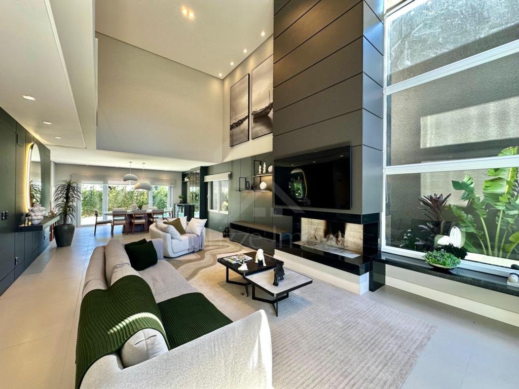 Casa em Condominio 4 dormitorios