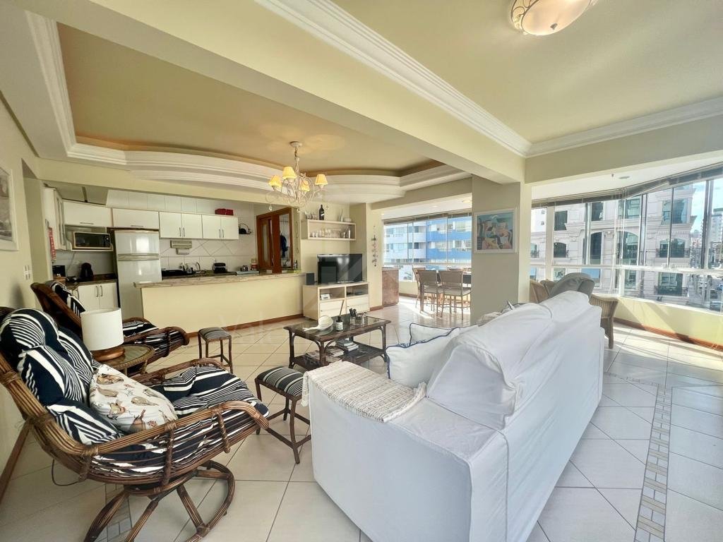 Apartamento 3 Dormitórios