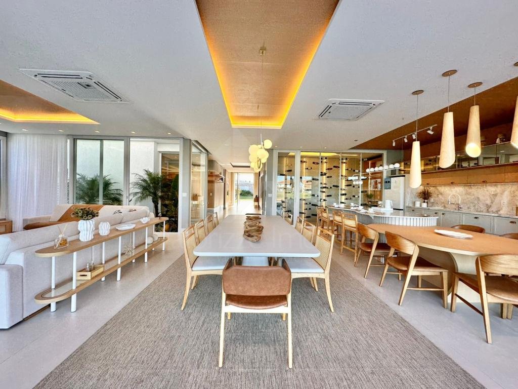 Casa em Condominio 5 dormitorios