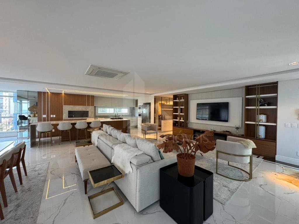 Apartamento 4 Dormitórios