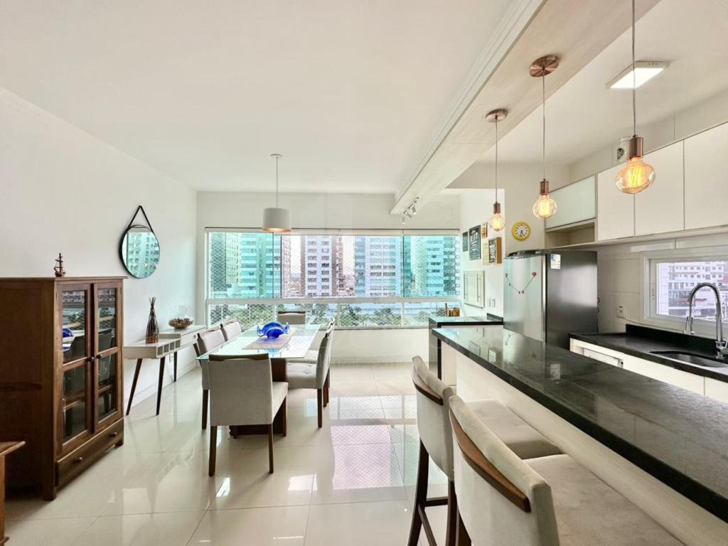 Apartamento 3 Dormitórios