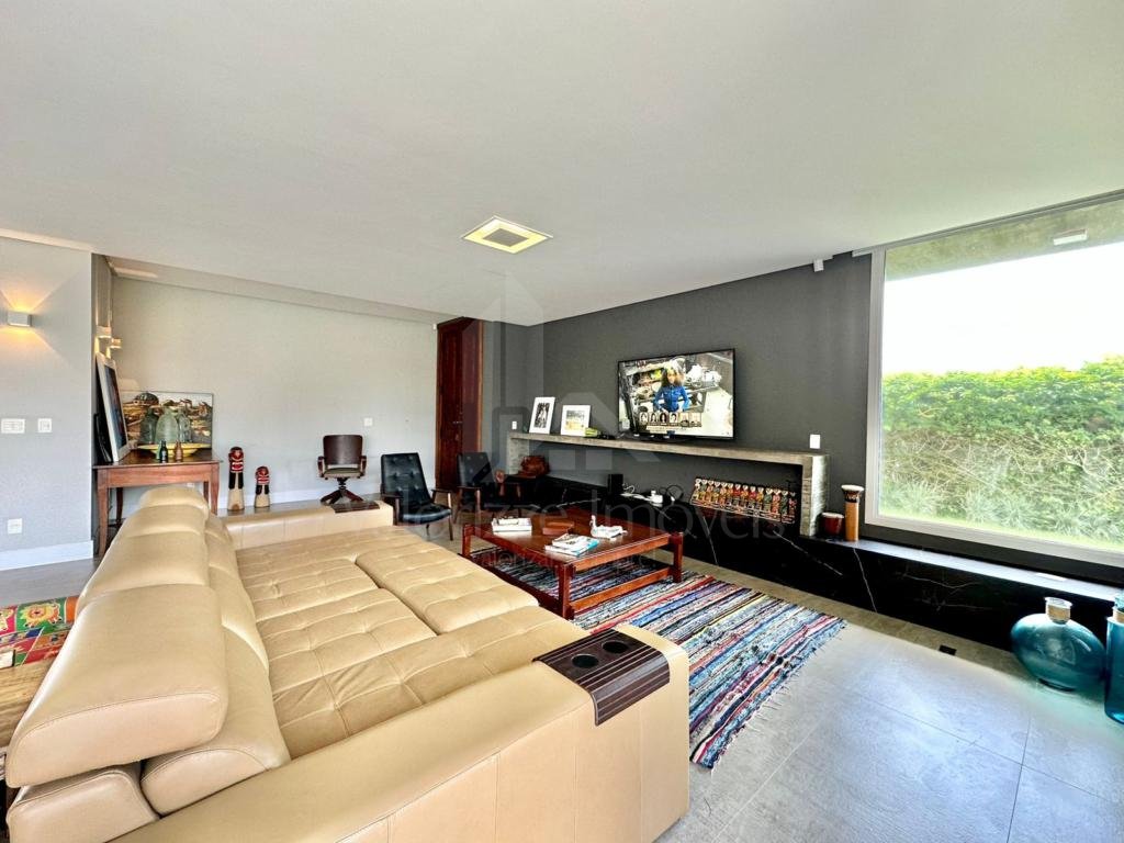 Sobrado 5 Dormitórios