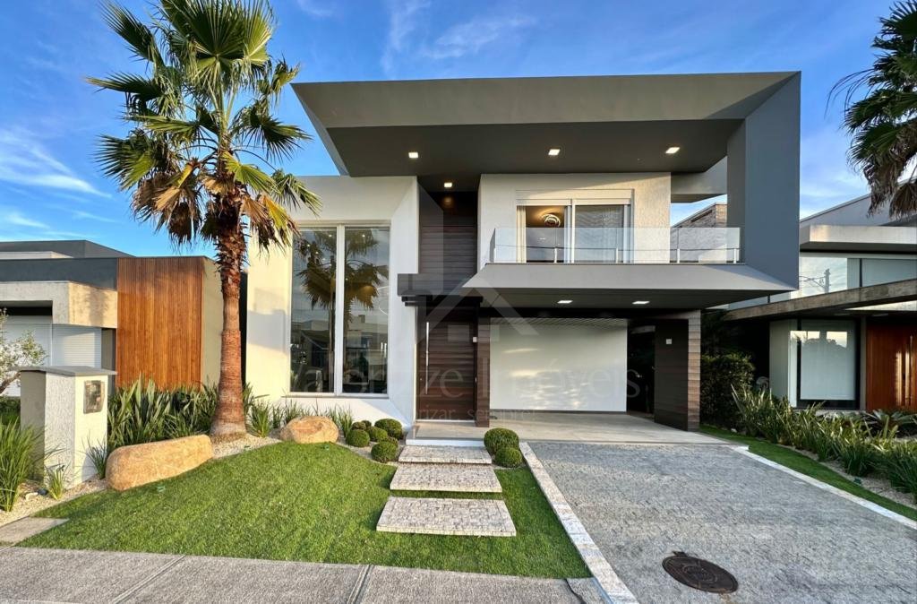 Casa em Condominio 4 dormitorios