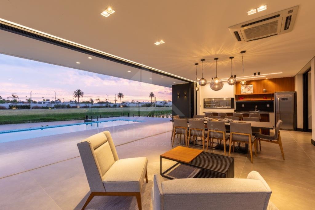 Casa em Condominio 6 dormitorios