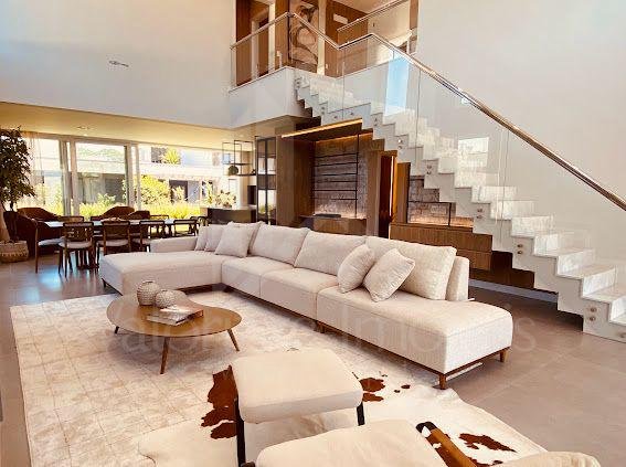 Casa em Condominio 4 dormitorios