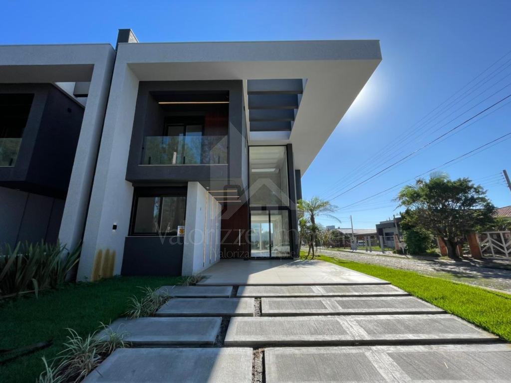 Sobrado 4 Dormitórios