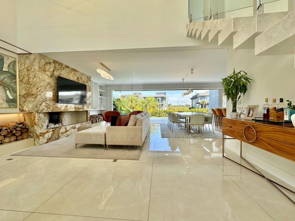 Casa em Condominio 5 dormitorios