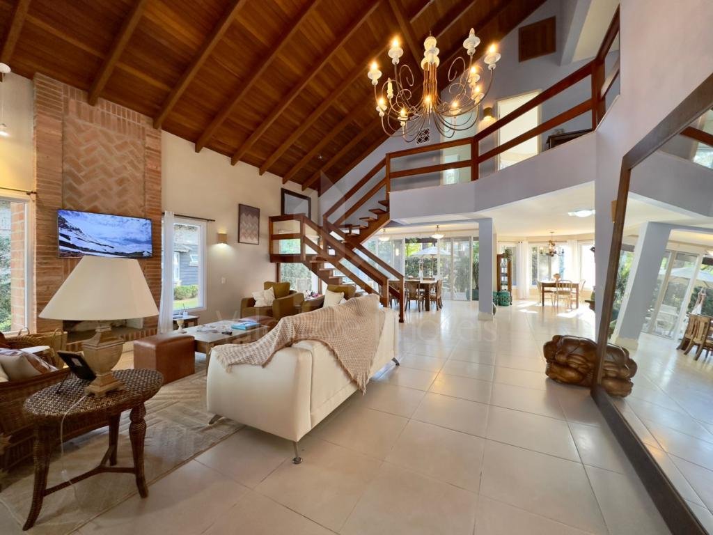 Casa em Condominio 4 dormitorios