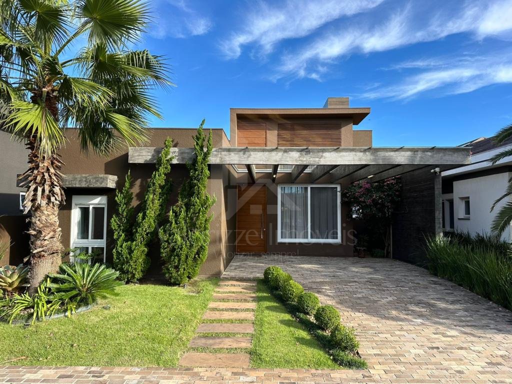 Casa em Condominio 4 dormitorios