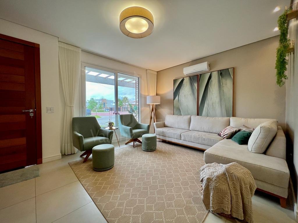 Casa em Condominio 4 dormitorios