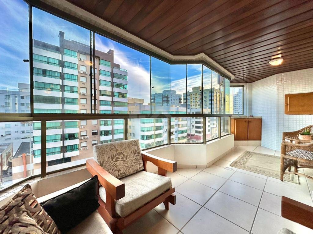Apartamento 3 Dormitórios