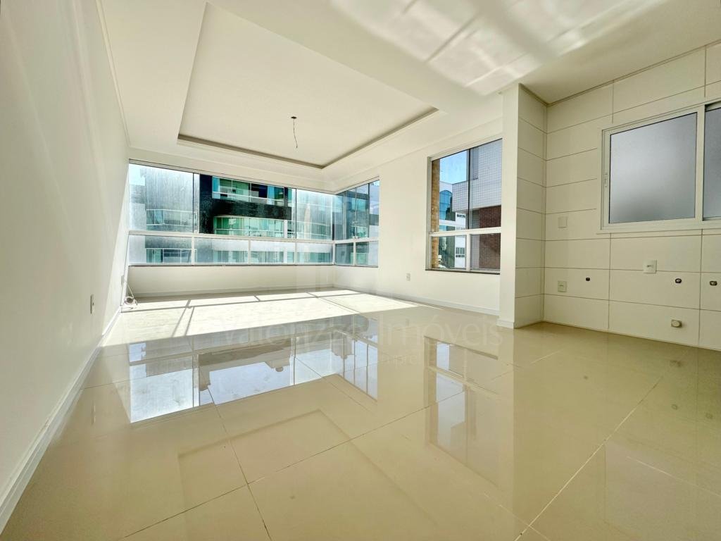 Apartamento 3 Dormitórios