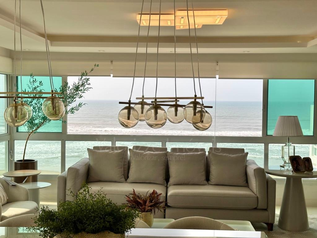 Apartamento 4 Dormitórios