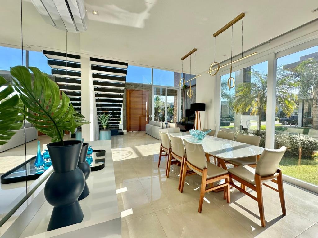 Casa em Condominio 4 dormitorios