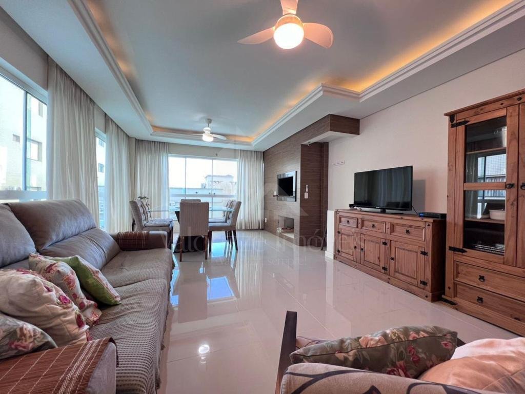 Apartamento 3 Dormitórios