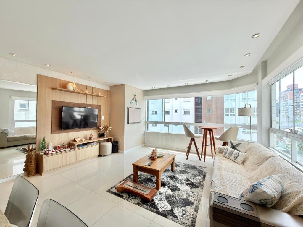 Apartamento 3 Dormitórios